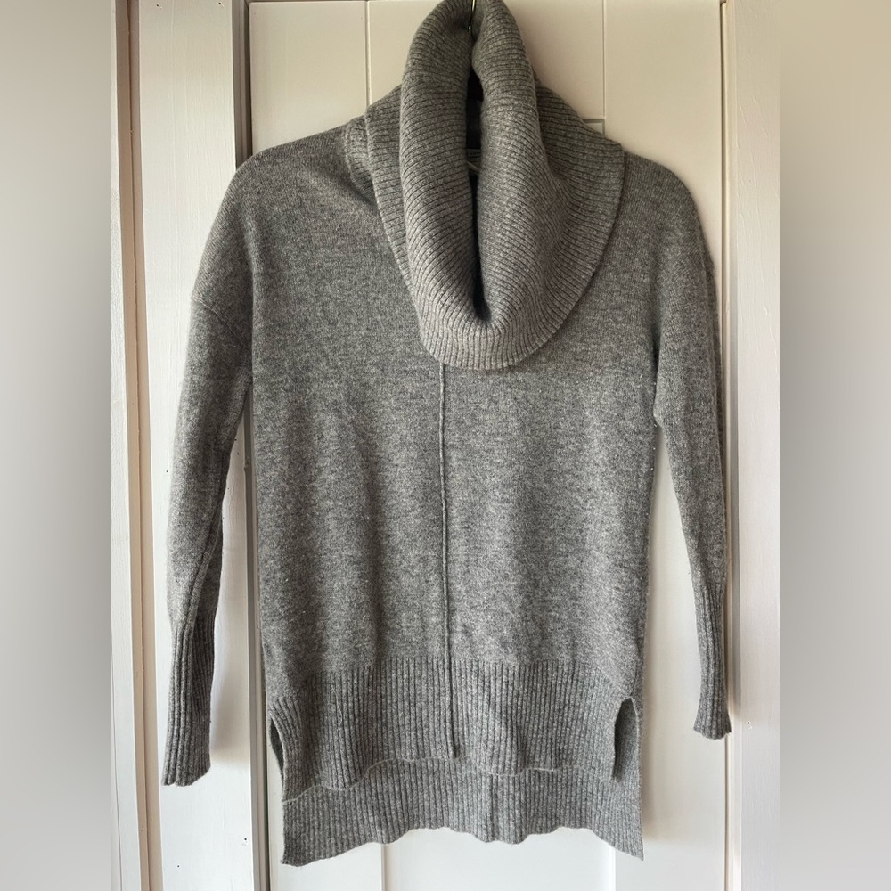 Adrienne Vittadini 100% Cashmere Cowl neck sweater